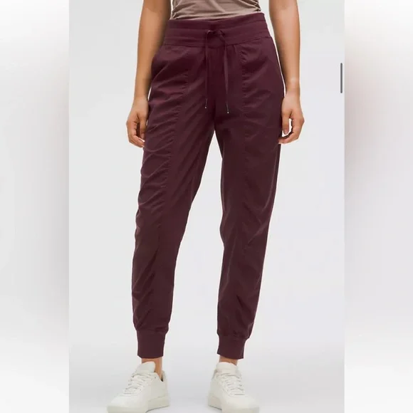 Lululemon Burgundy Jogger Pants sz 4 - Picture 1 of 1